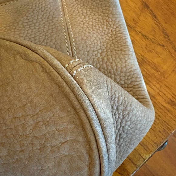 Coach 4944 Pebbled Leather Sling Backpack Taupe, Brass Hardware, Vintage 1990s - Picture 7 of 16